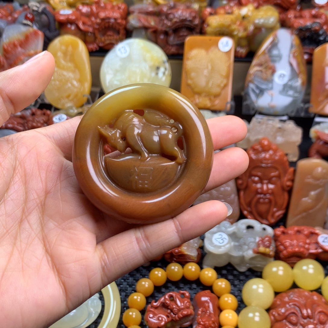 石英质玉（黄龙玉）挂件未镶嵌