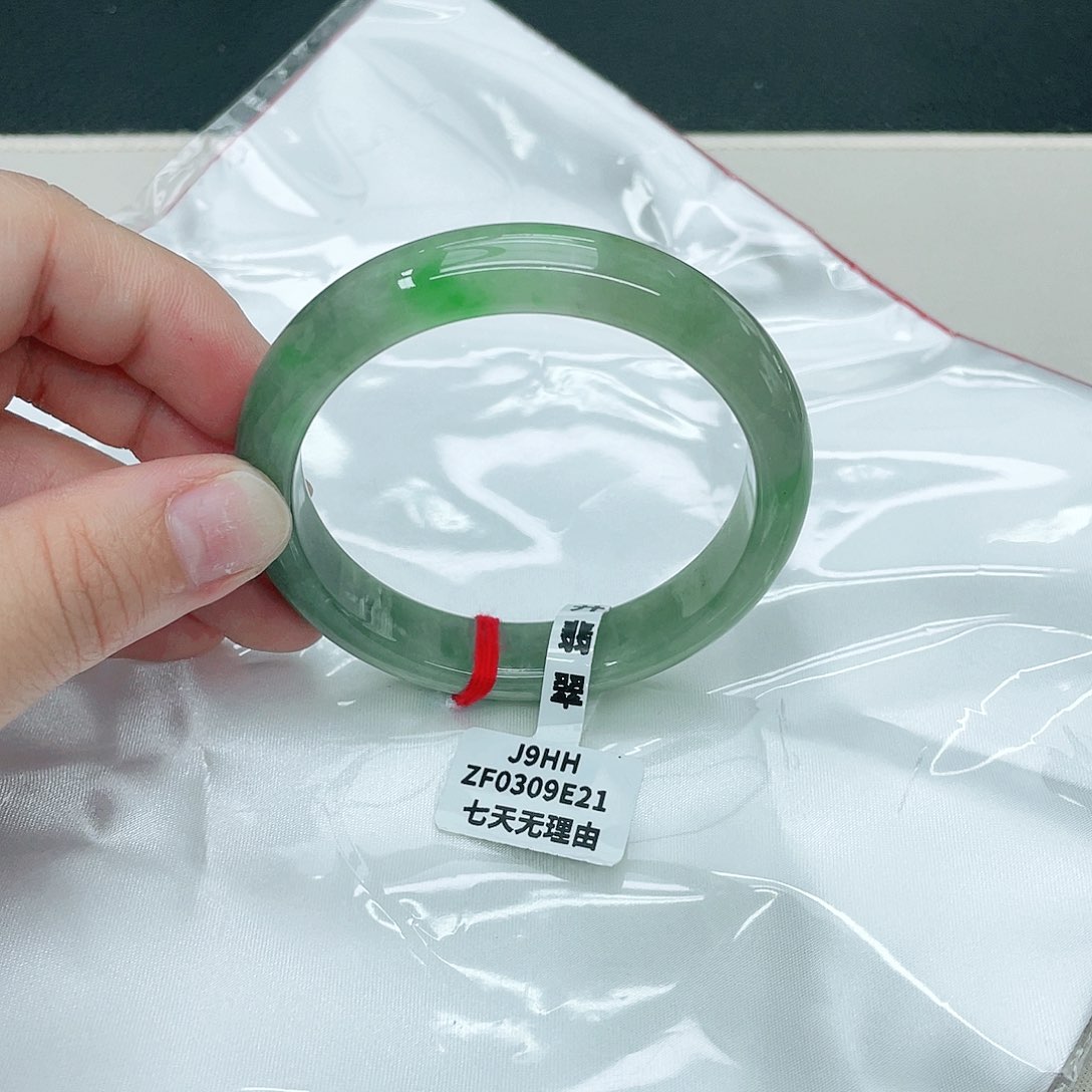 翡翠未镶嵌手镯正55.5