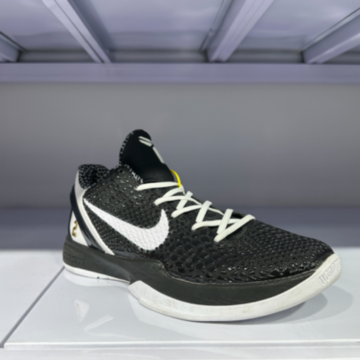 42.5码  99新原盒  zk6GiGi配色  球鞋