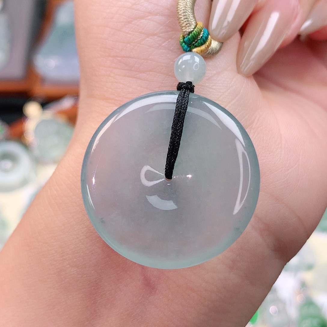 翡翠未镶嵌颈饰扣