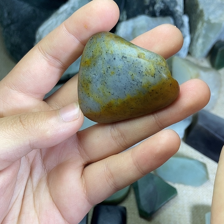 不***器和田玉（糖玉）未镶嵌珠宝半成品