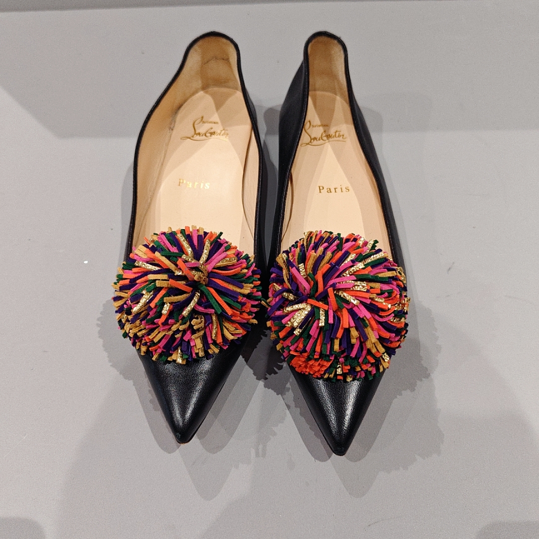 95新 Christian Louboutin/克里斯提·鲁布托 黑色 绣球 平底鞋 36