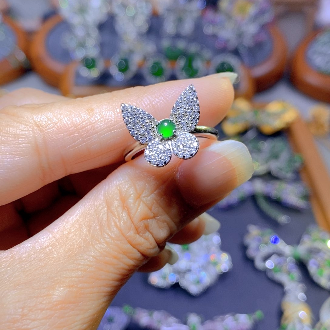 翡翠颈饰银S925镶嵌天然翡翠