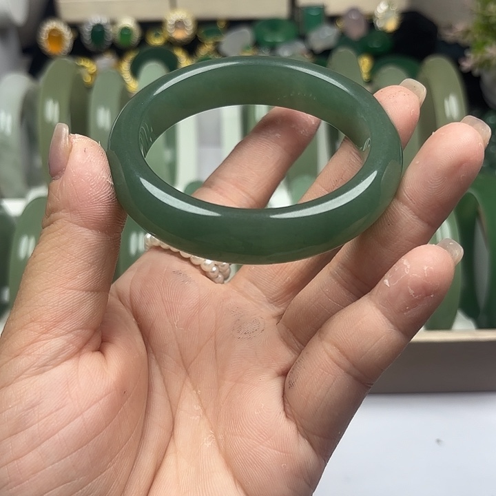 东陵石未镶嵌手镯