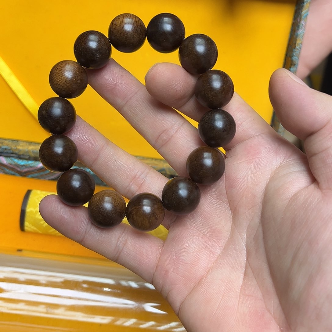 大叶紫檀（黑酸枝木类）