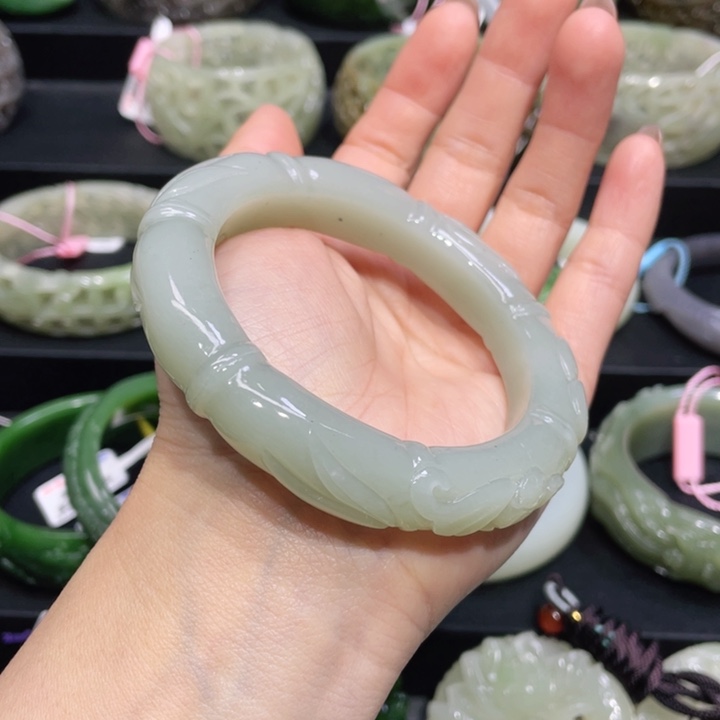 和田玉手镯59圈口 编号94未镶嵌