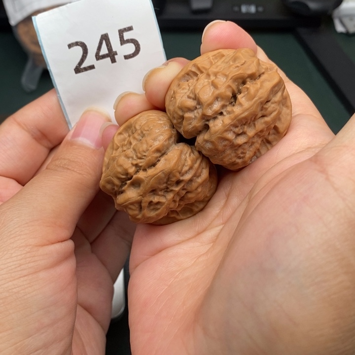 文玩核桃吊坠245号全品四开哇38.40.33