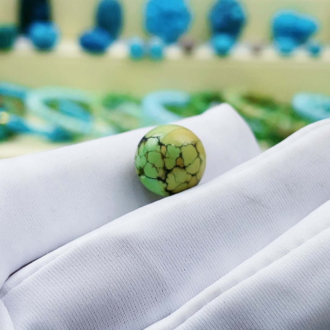 绿松石颈饰未镶嵌