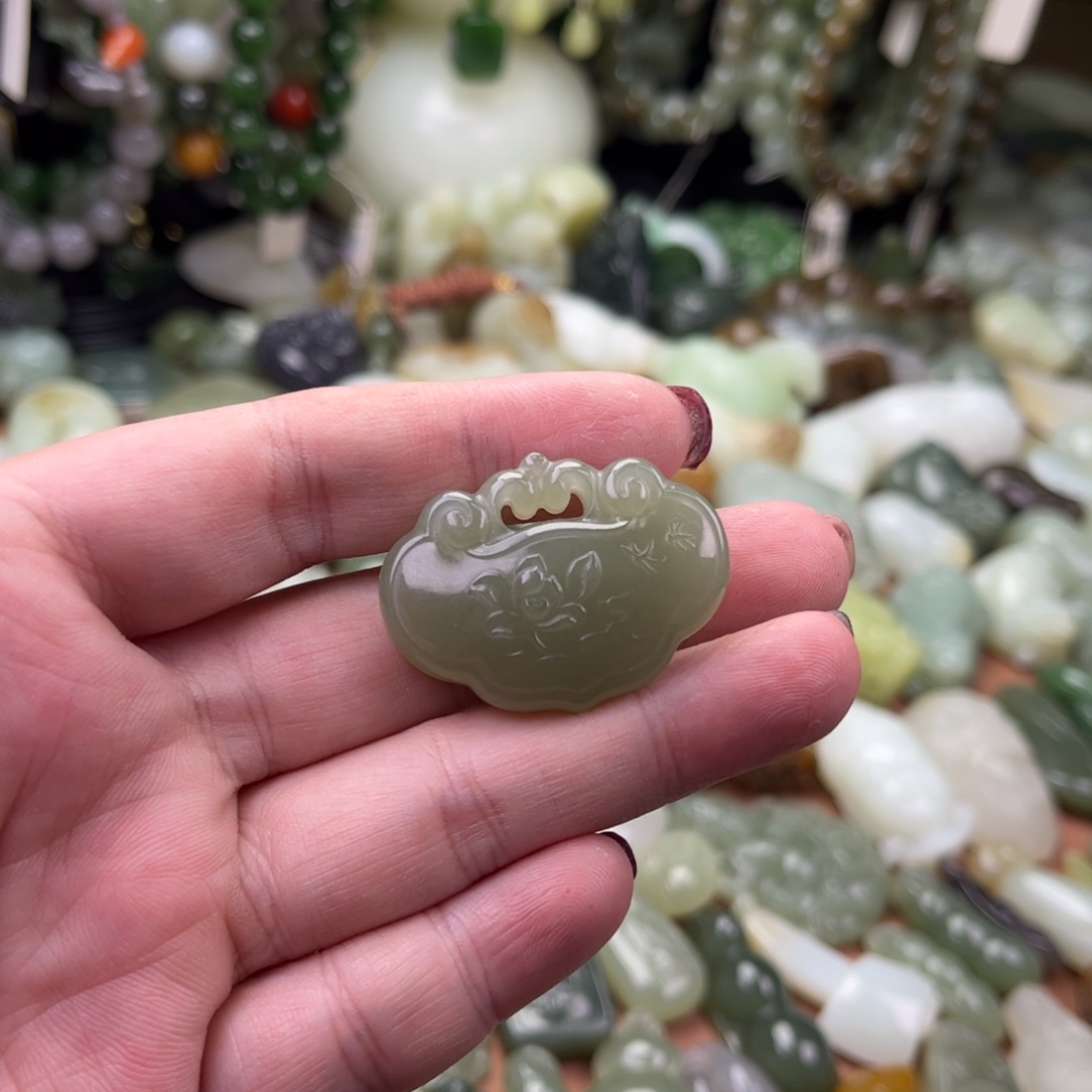 和田玉未镶嵌吊坠(不含链)