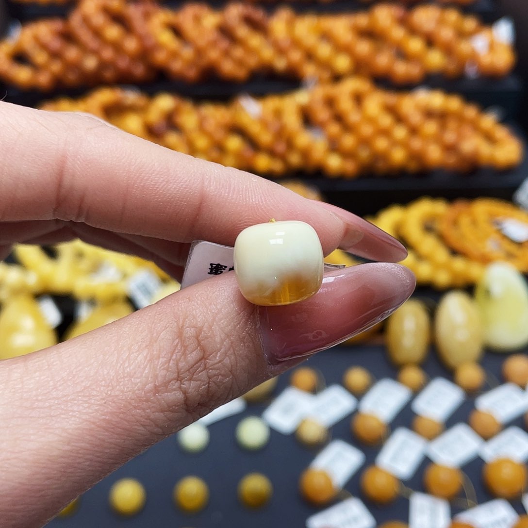 蜜蜡珠宝奇石未镶嵌13.3*12.2mm老型珠