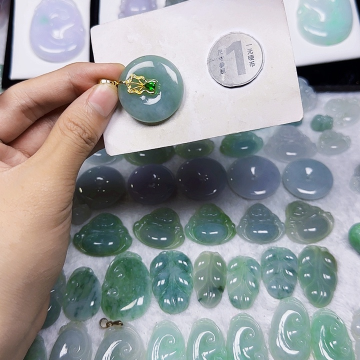 翡翠未镶嵌颈饰翡翠