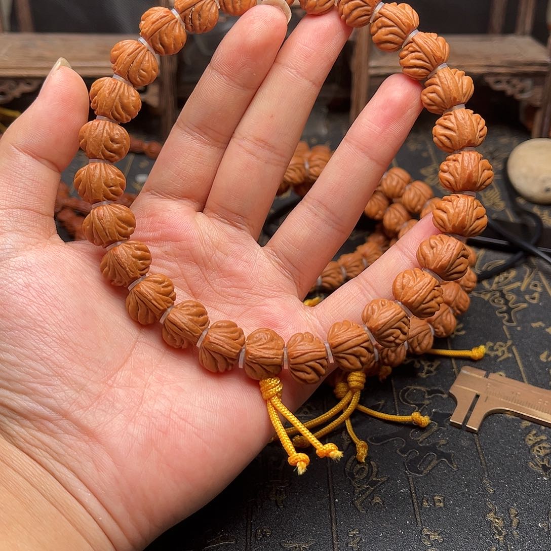 桃核吊坠双龙脊手持