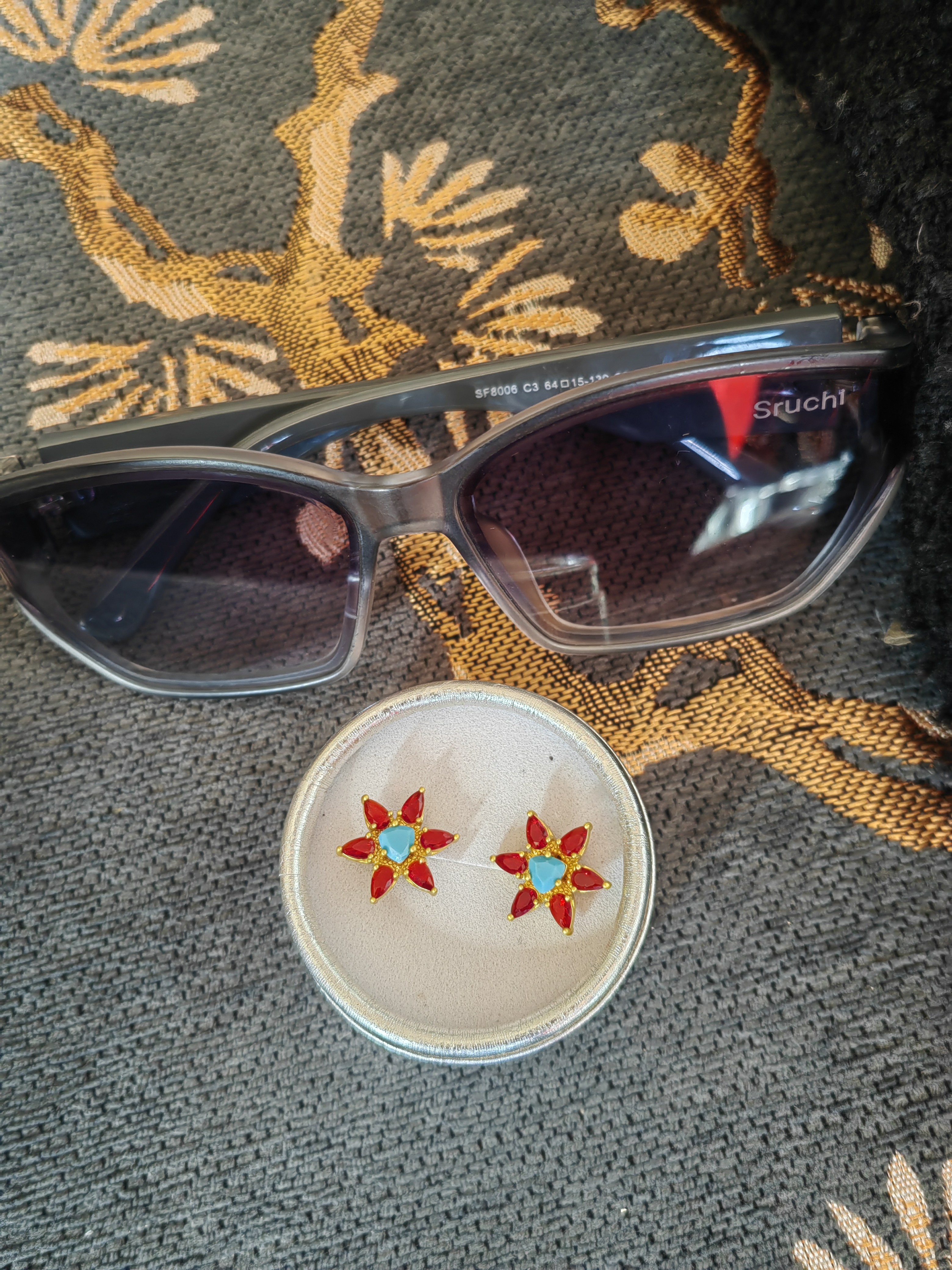 潮流修饰素颜显脸小渐变色太阳眼镜高清偏光镜耳环