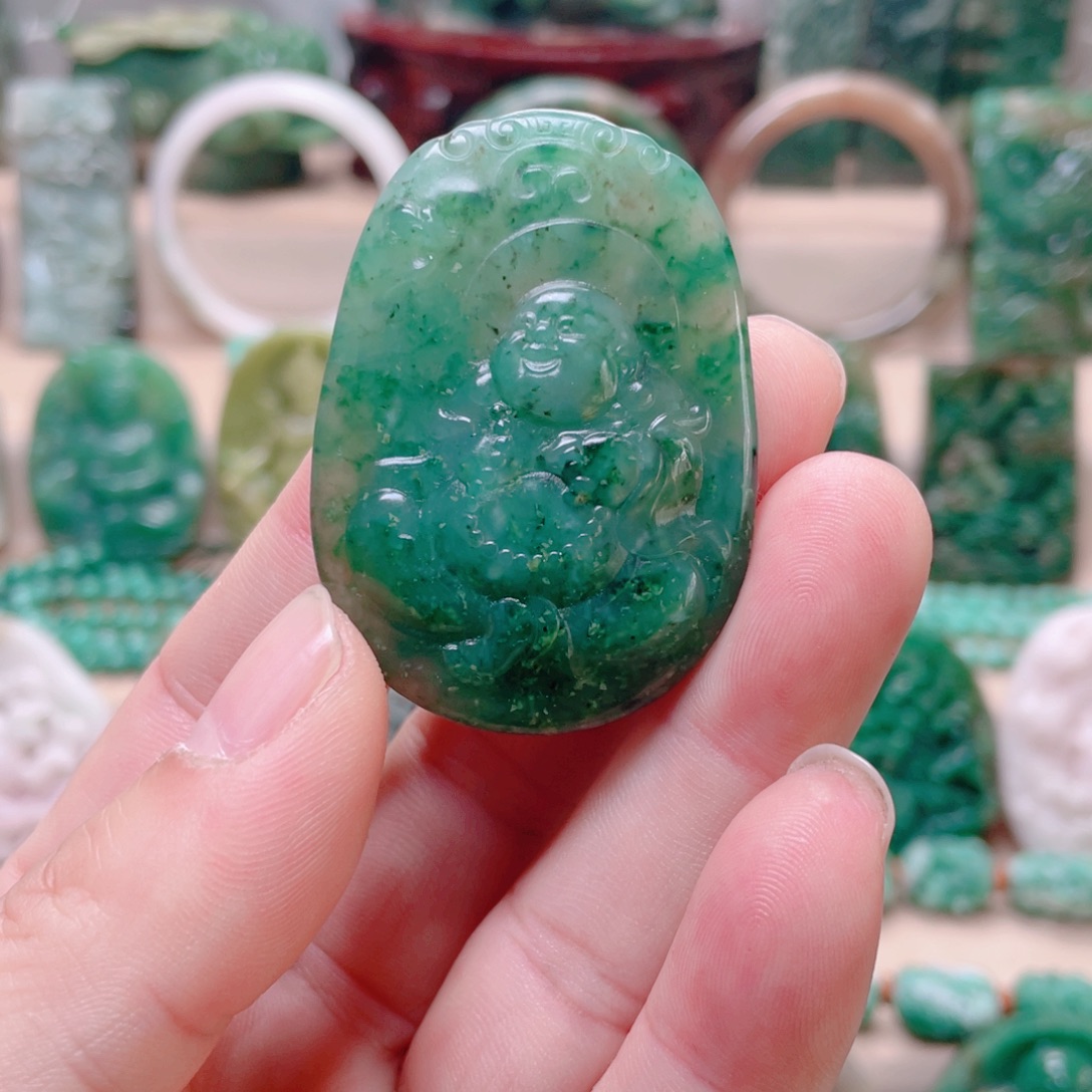 独山玉未镶嵌颈饰