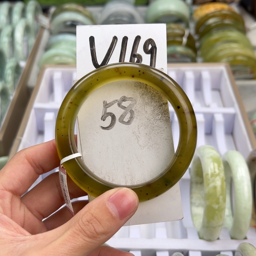 岫玉手镯未镶嵌天然岫玉