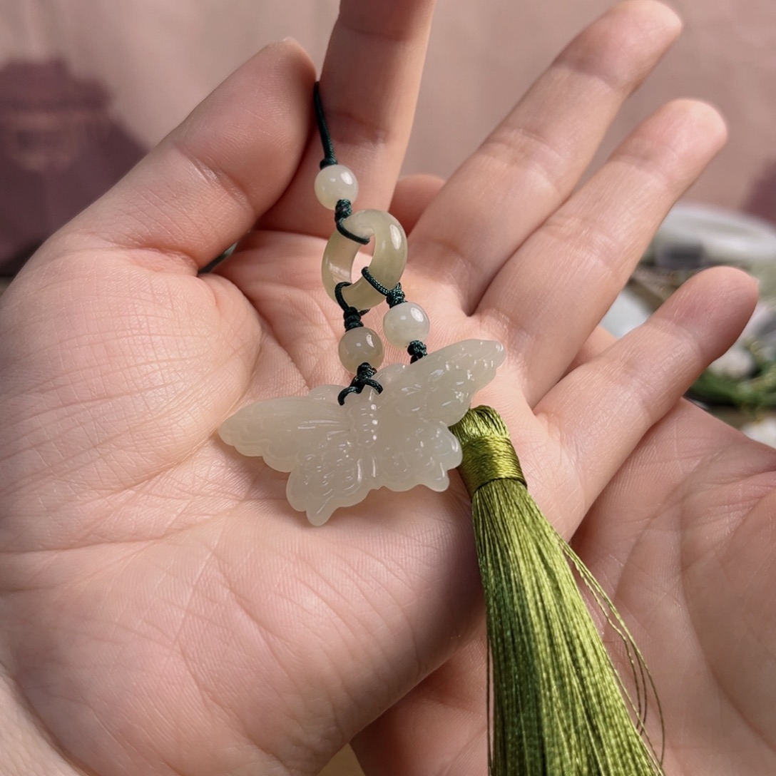 和田玉未镶嵌车挂