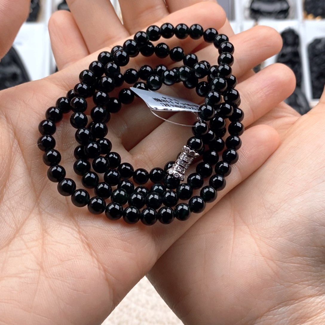 颈饰未镶嵌翡翠喜**具珠串