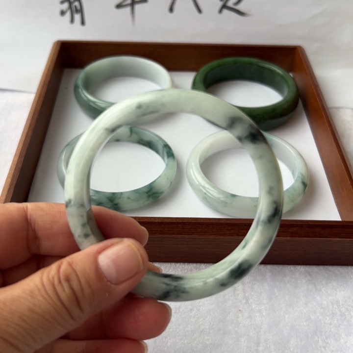 翡翠未镶嵌手镯天然