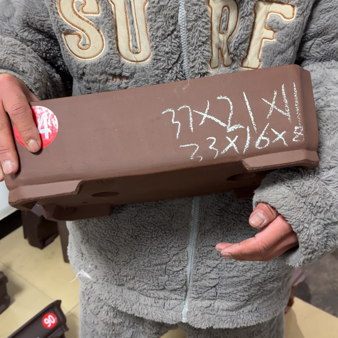 紫砂花盆呜呜呜呜