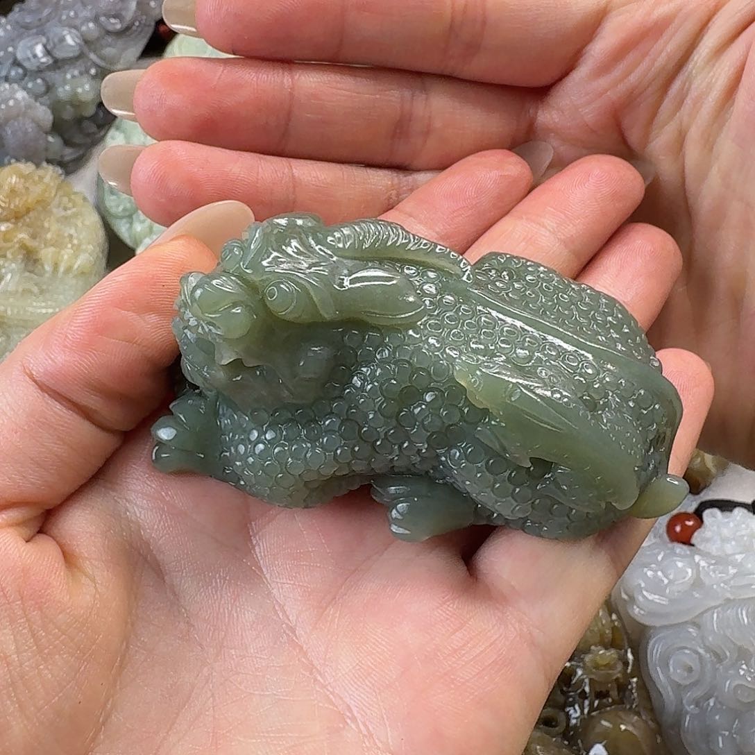 未镶嵌和田玉挂件