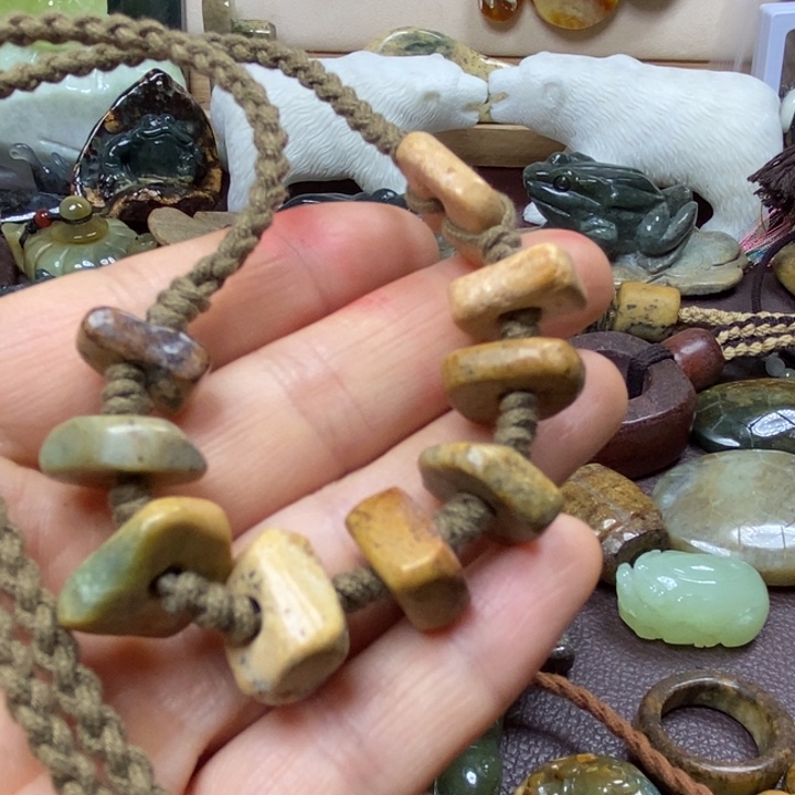 青***店岫岩河磨玉（透闪石质玉）未镶嵌挂件