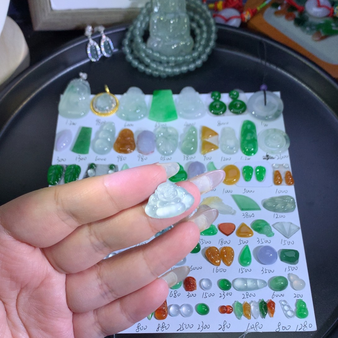 翡翠未镶嵌吊坠(不含链)冰佛