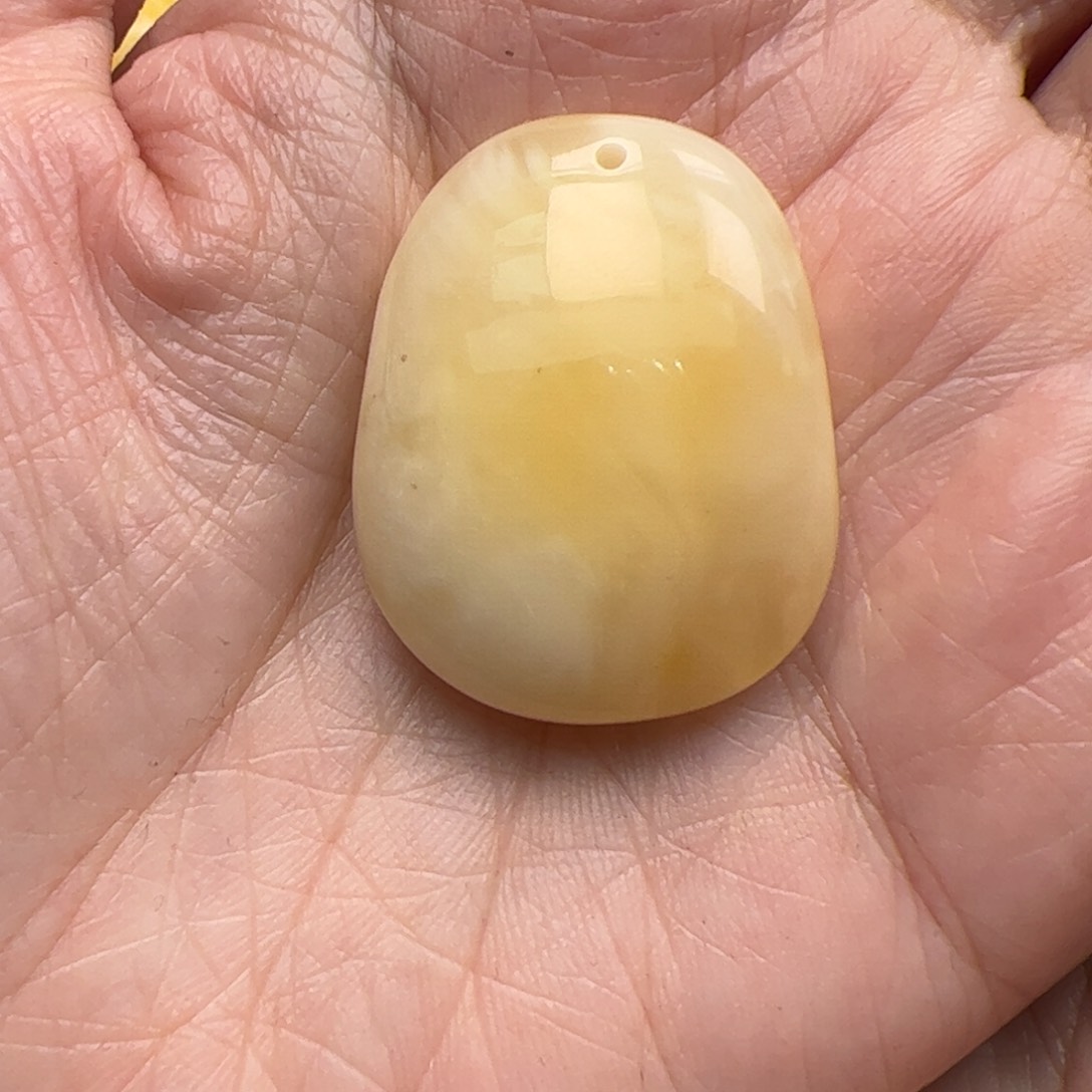 琥珀颈饰未镶嵌蜜蜡