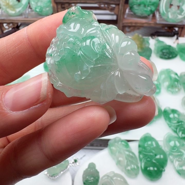 石英质玉颈饰未镶嵌