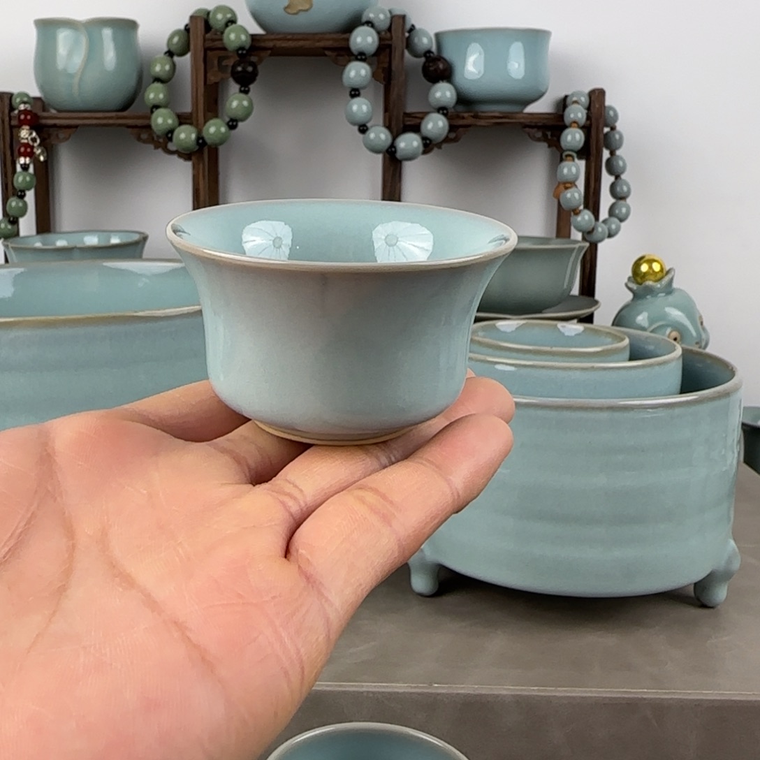 其他汝瓷马蹄杯圈足烧天青釉