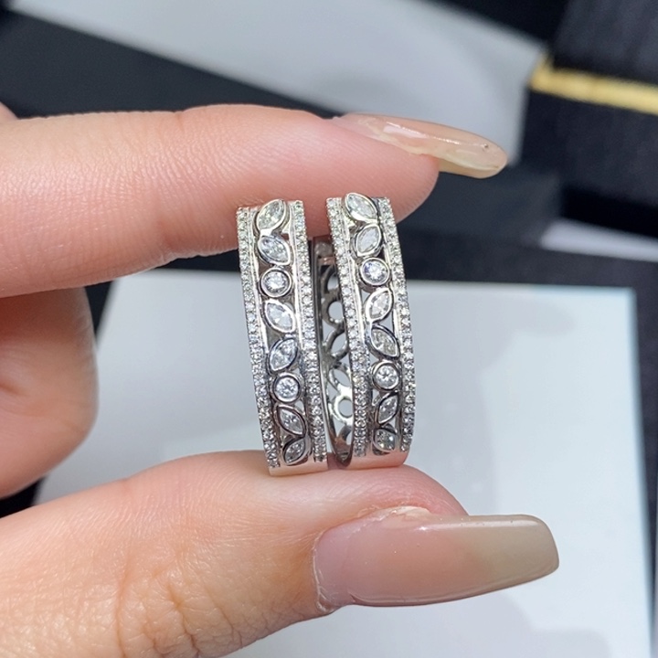 耳饰18K金镶嵌钻石设计款耳扣