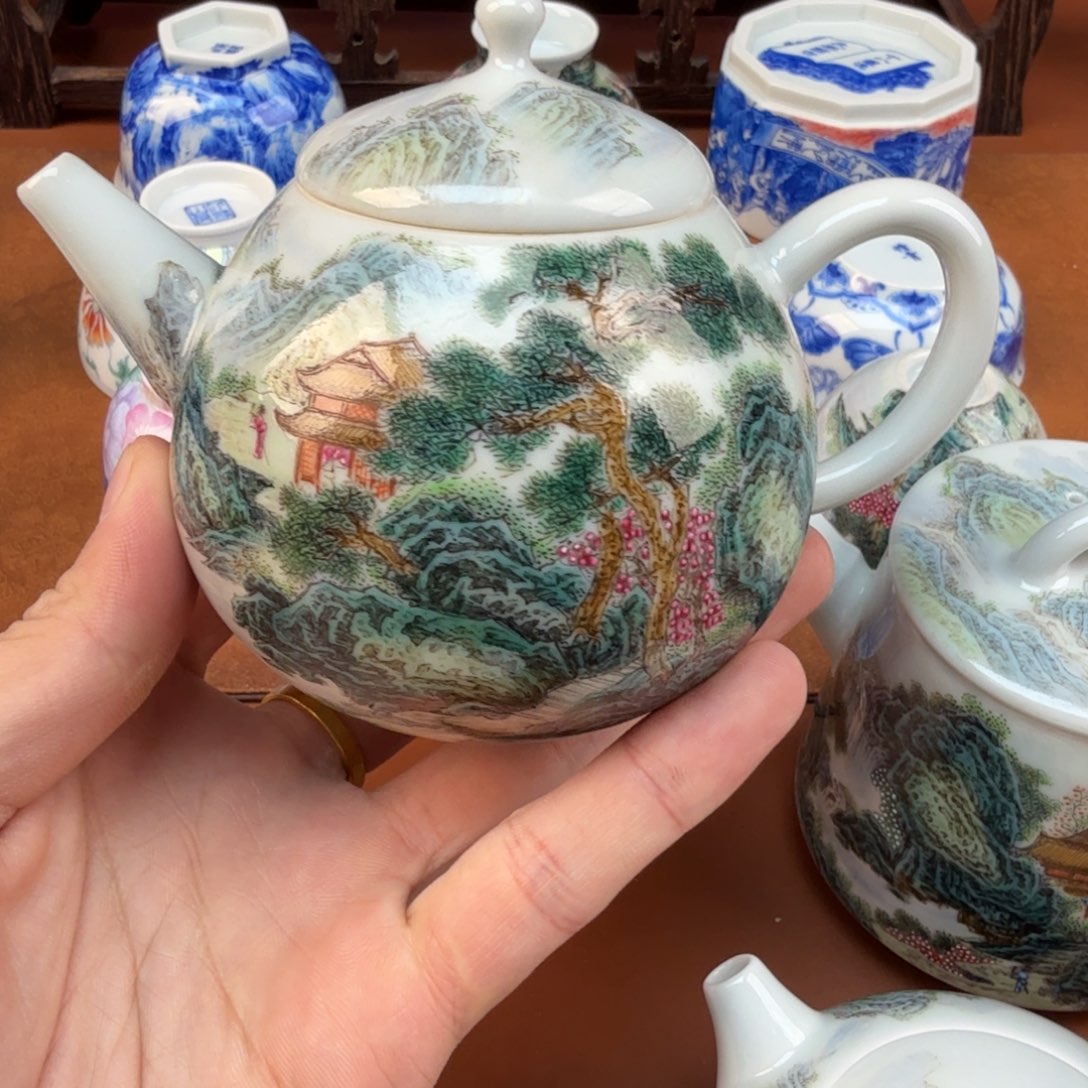 小***儿景德镇瓷器精品放漏