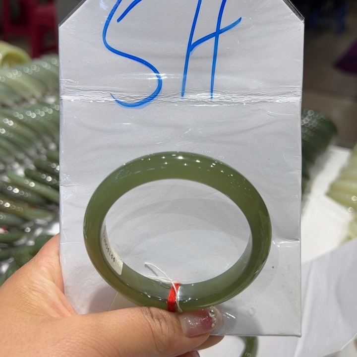 和田玉手镯未镶嵌玖**贝