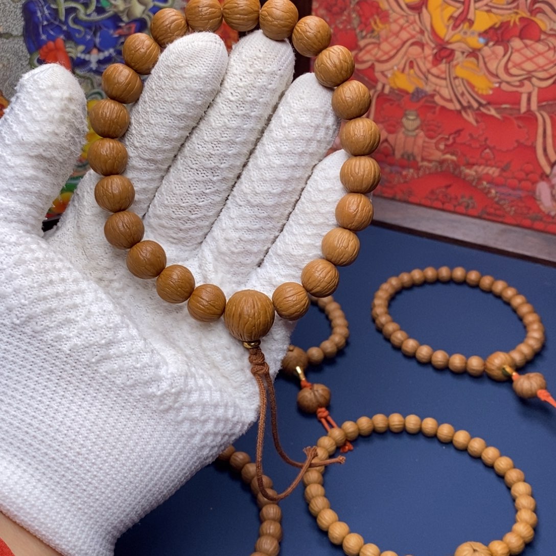 蔡****猴头核桃吊坠盆388