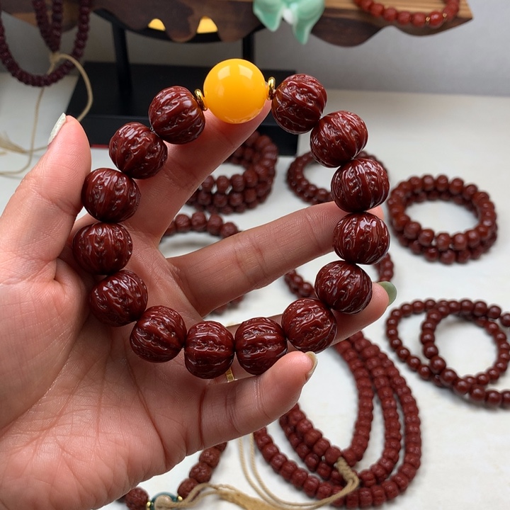 猴头核桃吊坠小****哥京八棱。纽扣。 带蜡17+