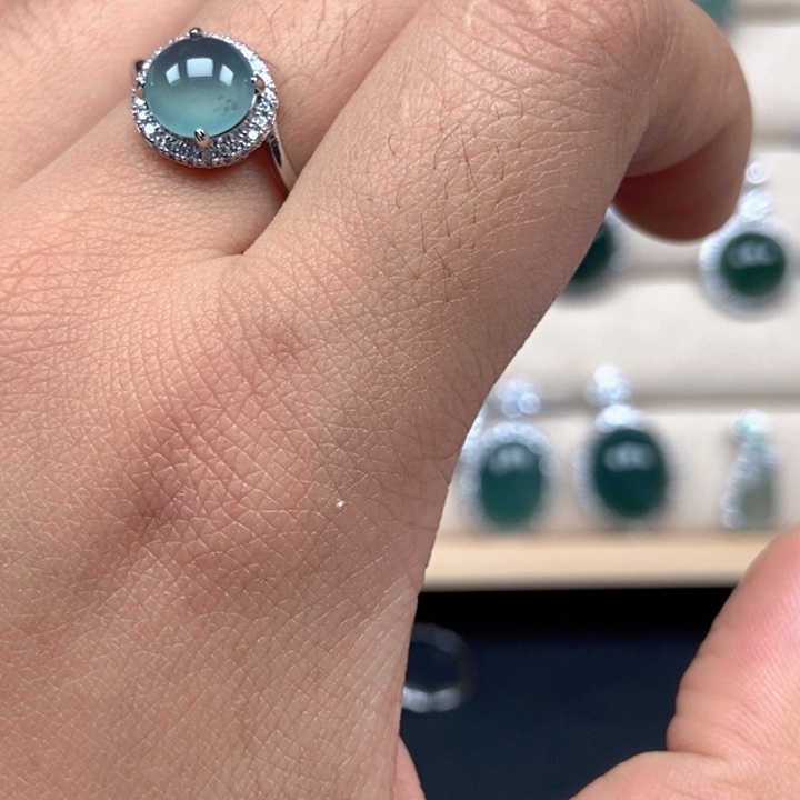 翡翠未镶嵌戒指戒指