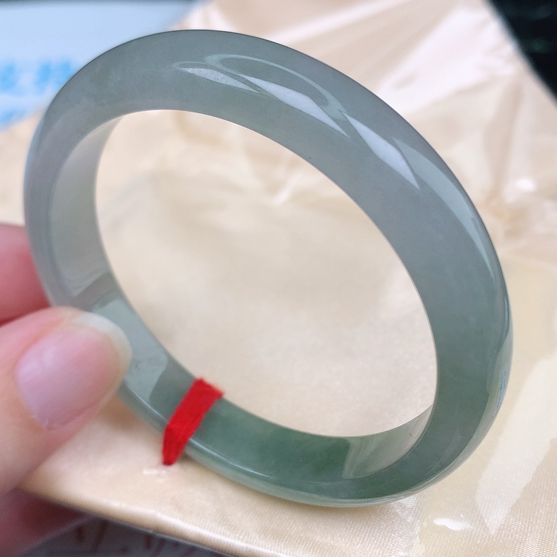 翡翠手镯未镶嵌天然