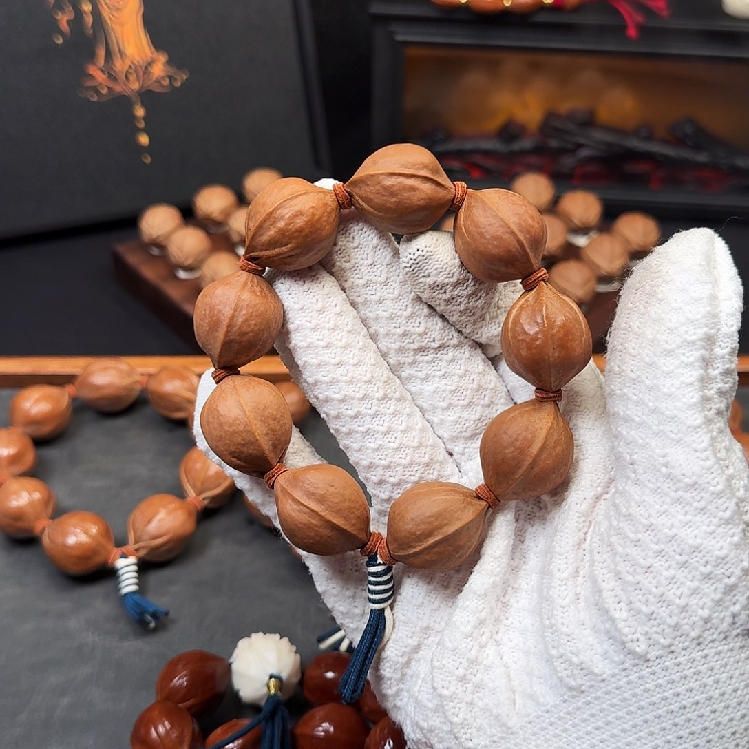 2.1*2.7大尺寸原生态梅林铁核手串