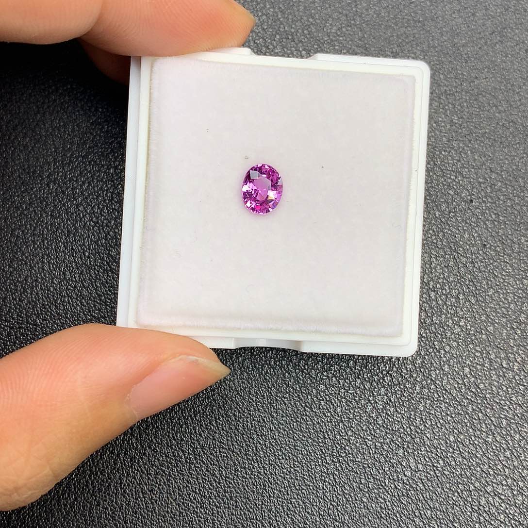 蓝宝石裸石未镶嵌