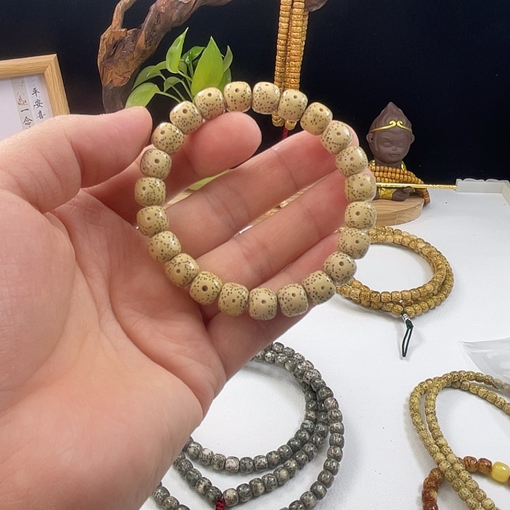 @***亿吊坠星月菩提鸡油黄10/9