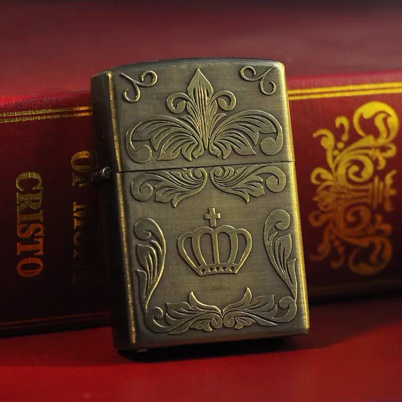 立体浮雕老式砂轮唐草皇冠青铜煤油打火机