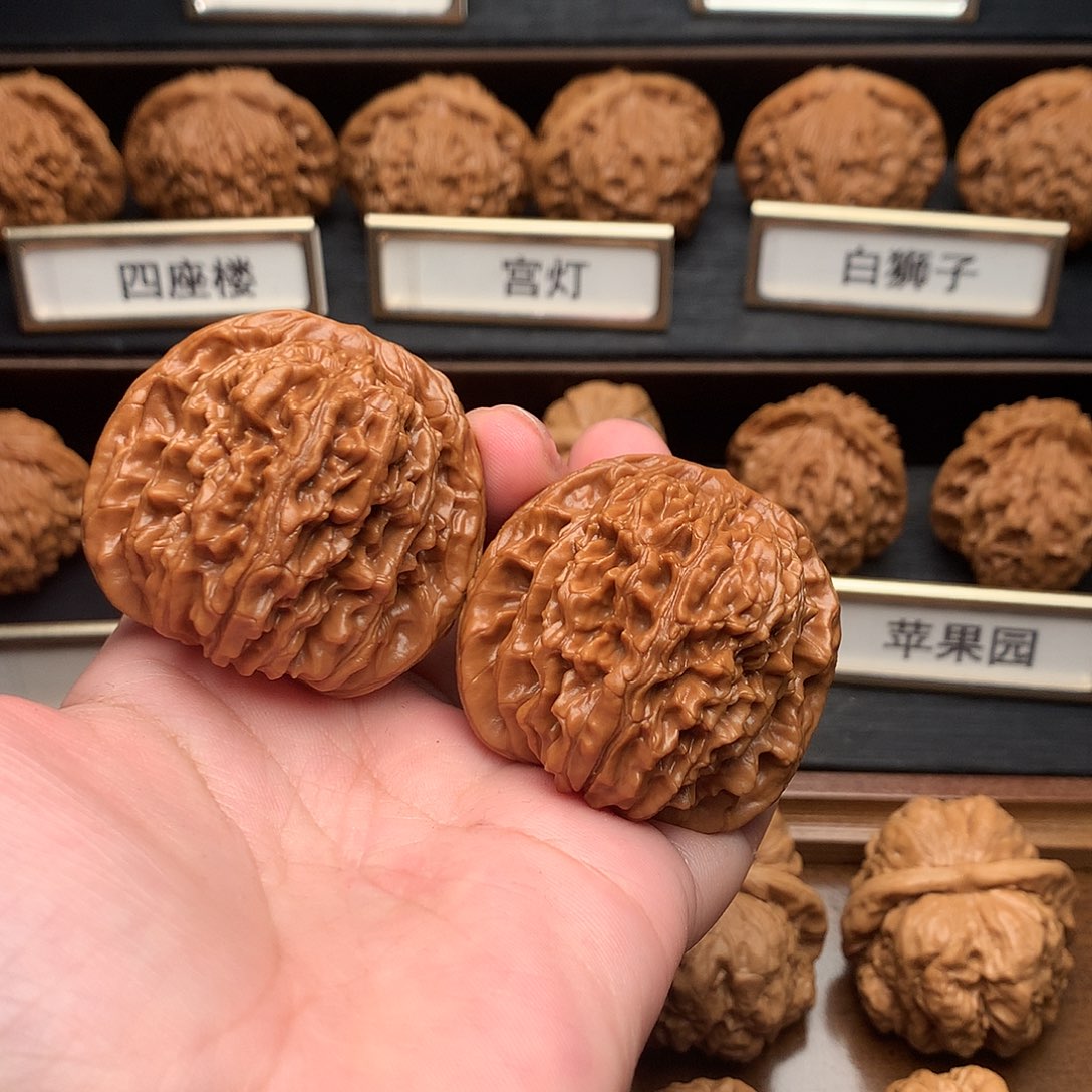 文玩核桃吊坠打****面27号山地楼44+