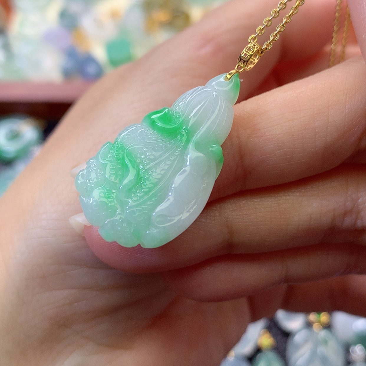 【闪购商品】吊坠(赠链)18K金镶嵌翡翠