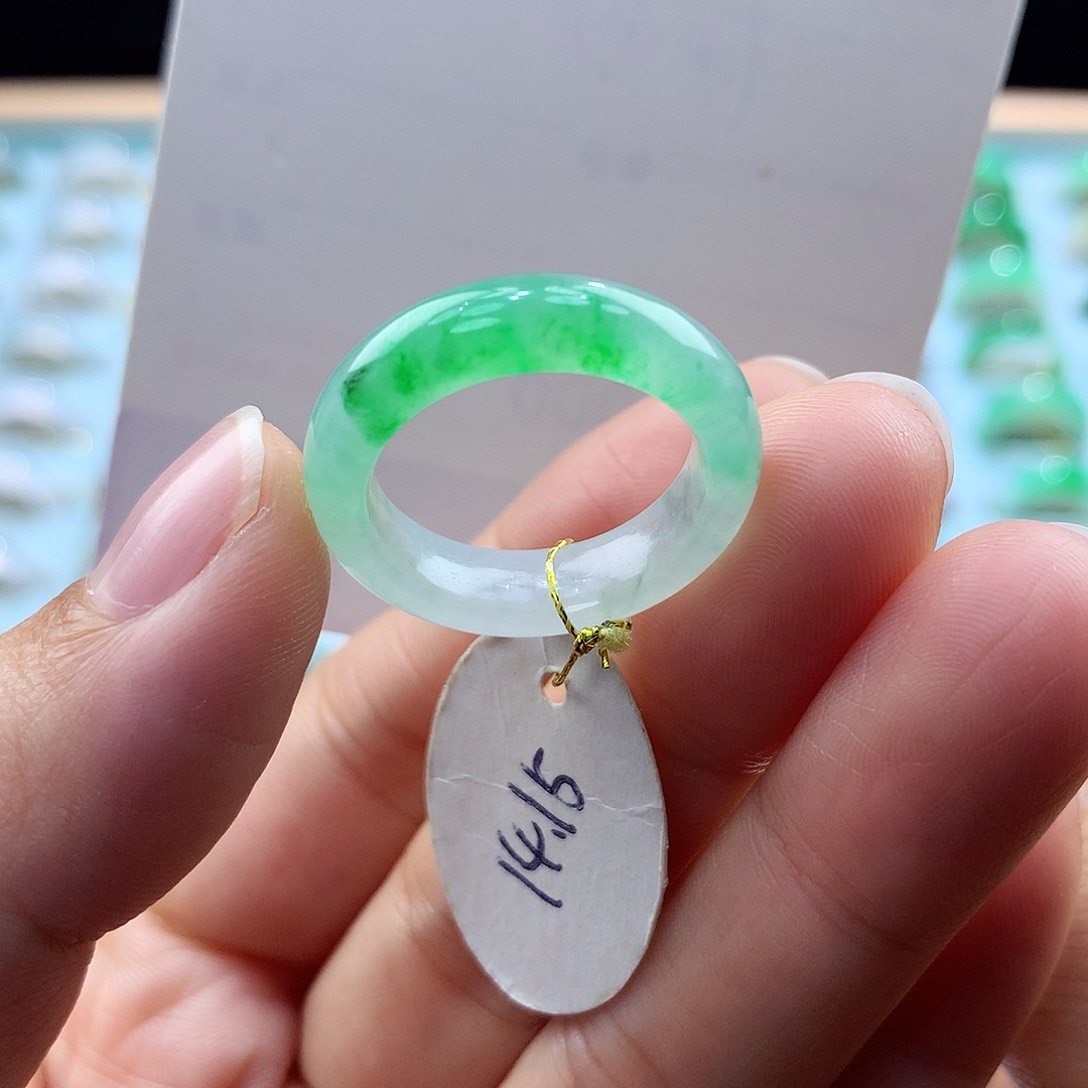 翡翠戒指未镶嵌1415圈