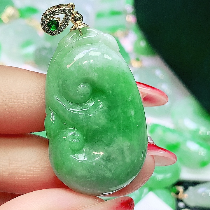 翡翠未镶嵌项圈翡翠