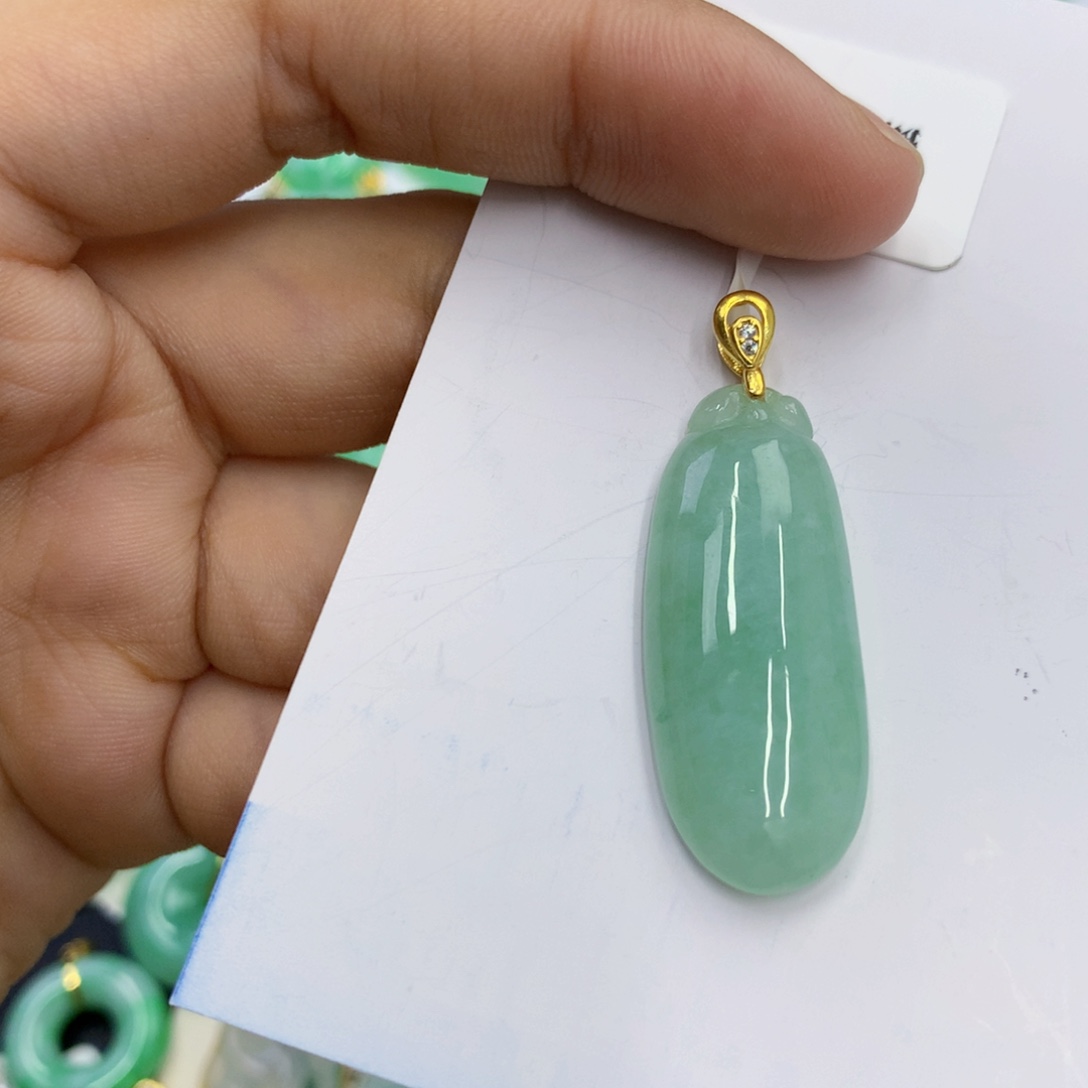 翡翠未镶嵌颈饰翡翠