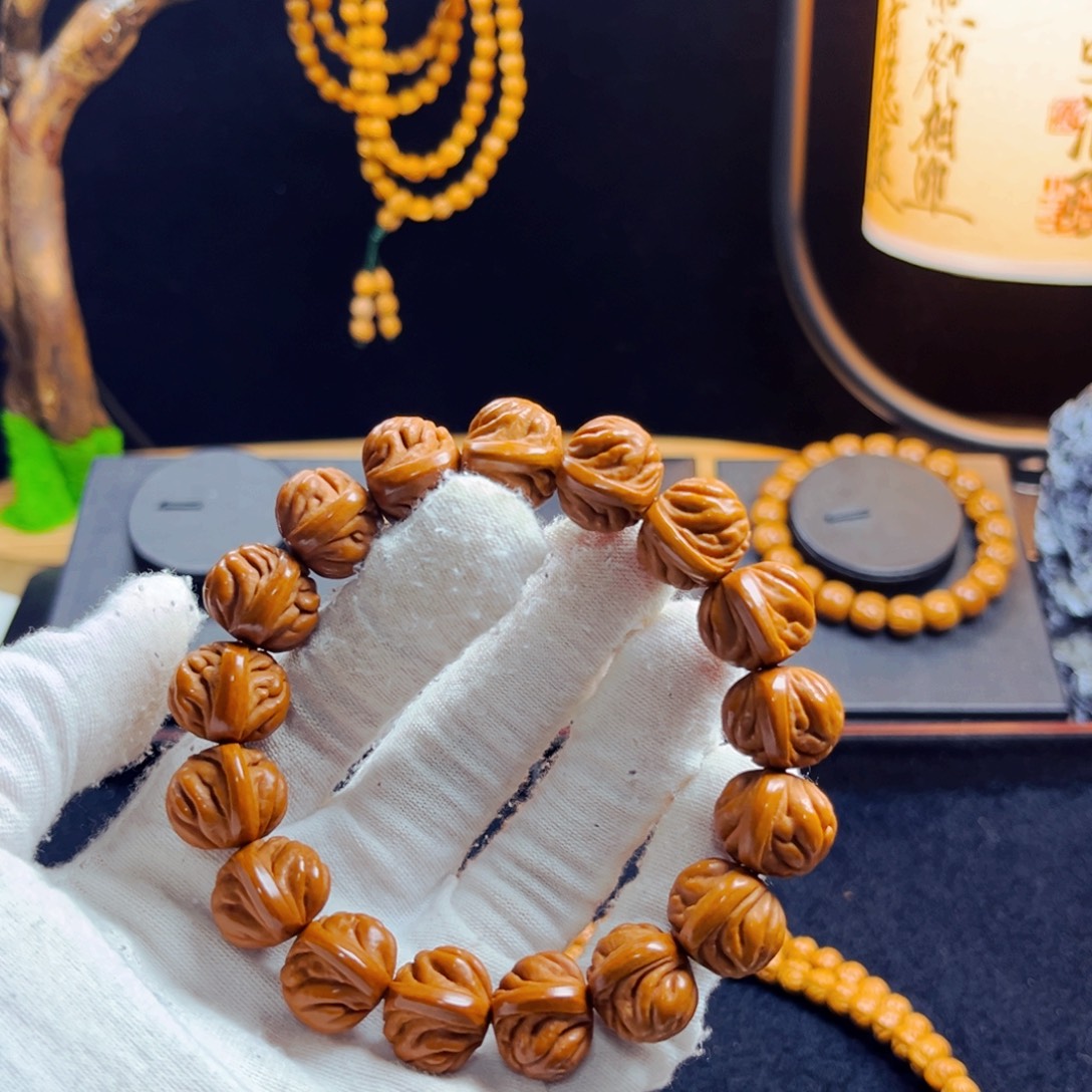 布***鲁吊坠桃核野生桃核