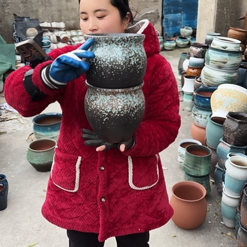 口18高19瑕疵盆子。  