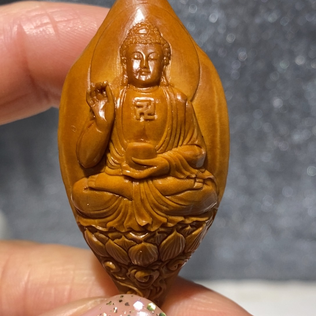 橄榄核吊坠大日如来