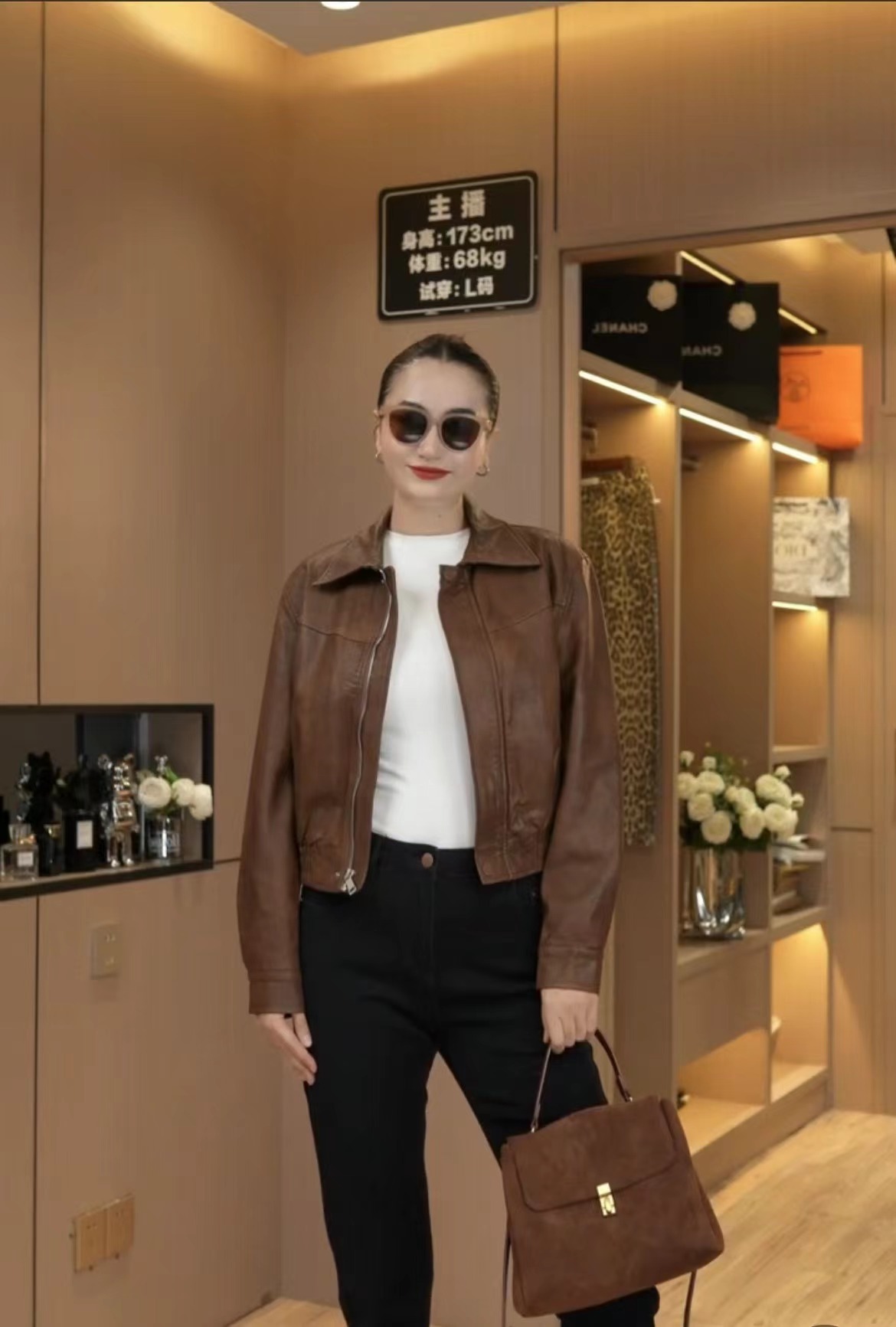 （仿真皮皮夹克外套）复古翻领机车皮衣外套（时尚气质百搭）