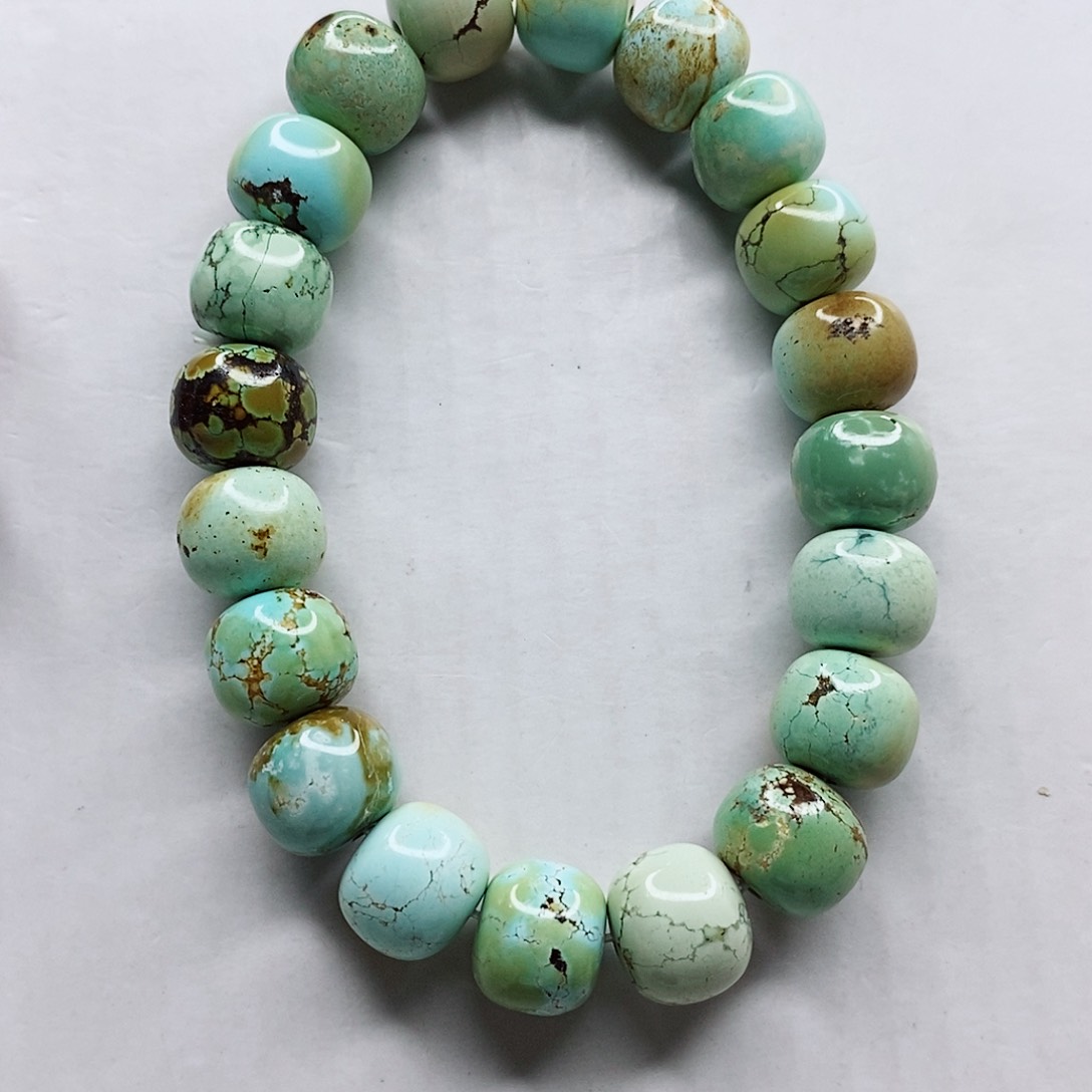 绿松石颈饰未镶嵌